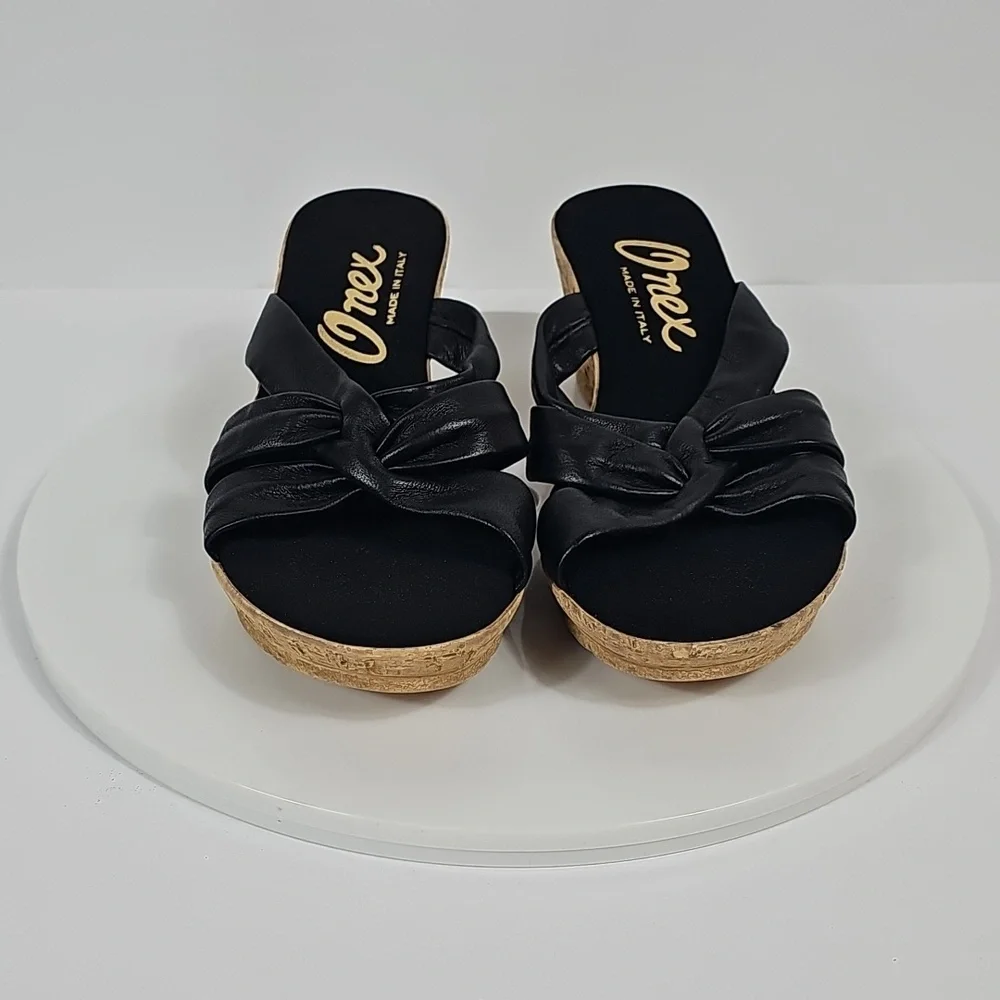 Onex nwot black